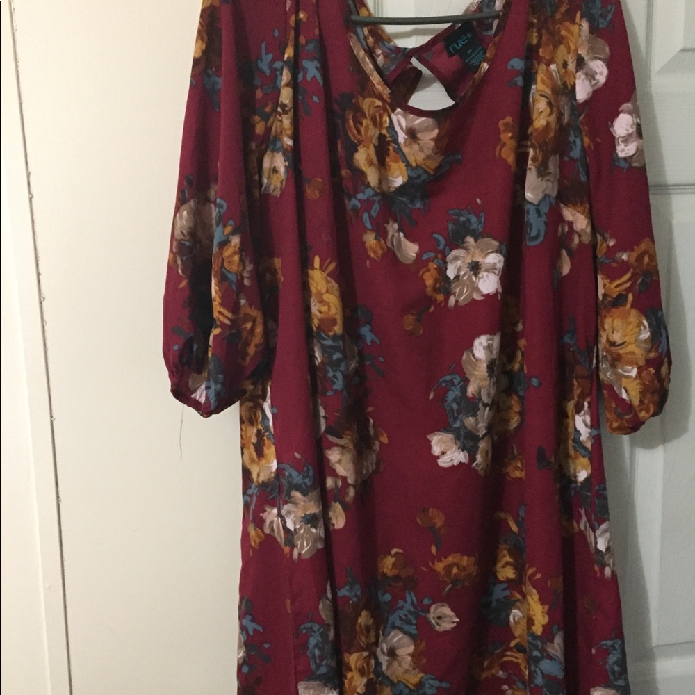 Dress - Picture 3 of 3